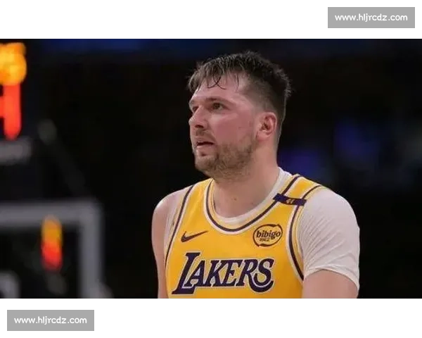 顶薪拒降！詹姆斯铁心离队，湖人重建东契奇时代开启